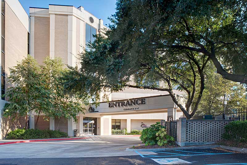 Exterior photo of West Wing - P&S Surgical Hospital