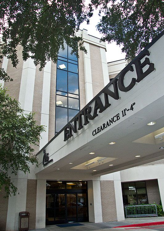Exterior photo of West Wing - P&S Surgical Hospital