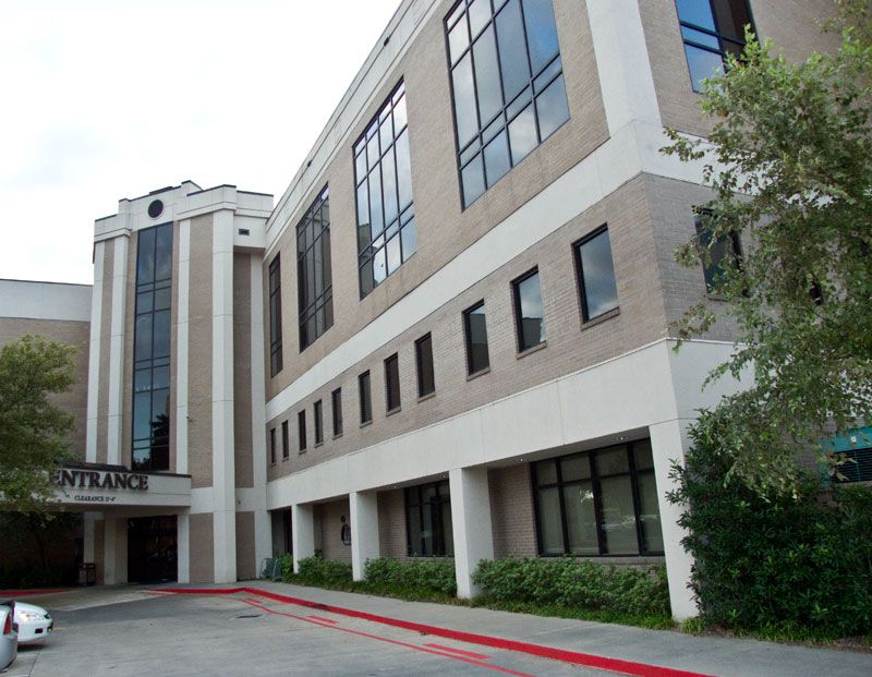 Exterior photo of West Wing - P&S Surgical Hospital